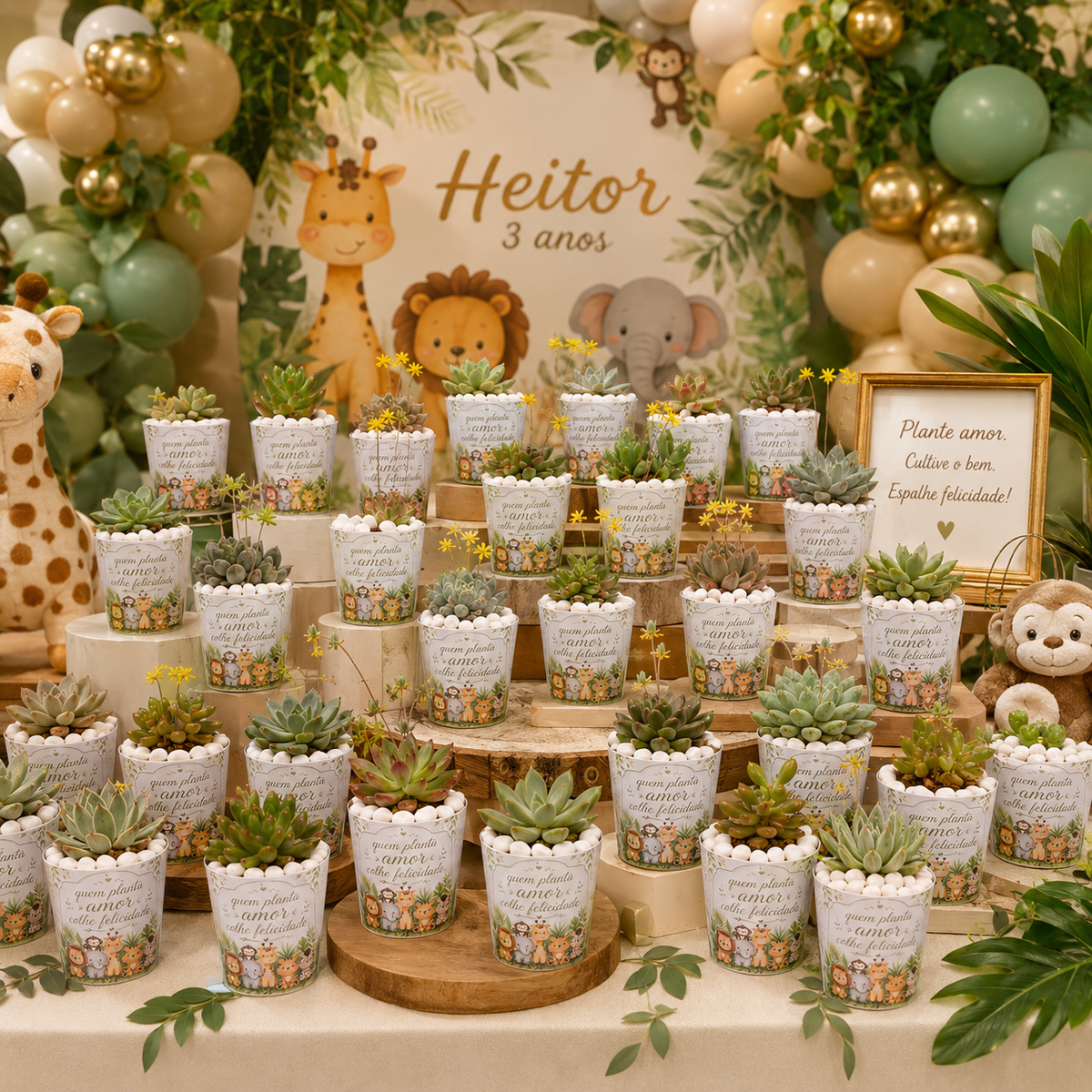Lembrancinha Safari | Suculenta + Rótulo Personalizado + Pedrinhas Brancas